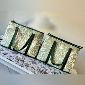 Insulated Tote Bags with Green Handles (Pair)
